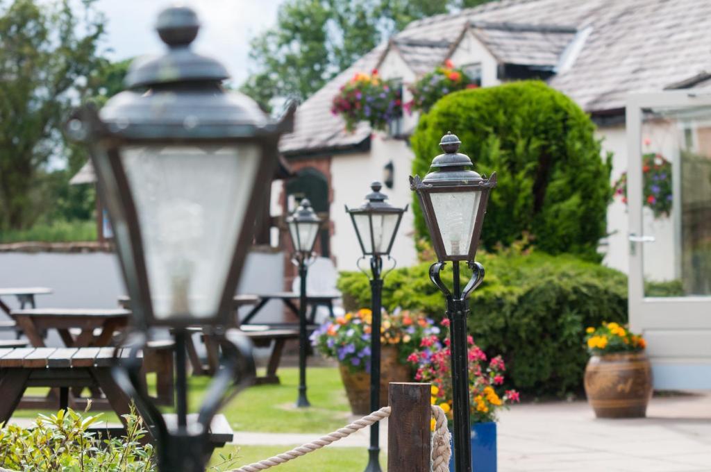 Pollards Inn Willaston  ภายนอก รูปภาพ